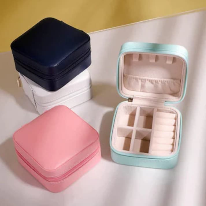 Mini Jewelry Storage Box – Travel-Friendly Organizer for Rings, Earrings & Small Accessories (Random color-Pack of 1)